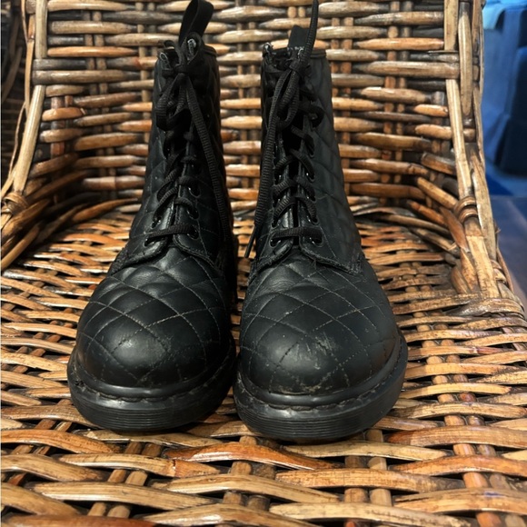Dr. Martens Coralie quilted black combat boot 7 Great condition! - Picture 10 of 15